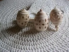 Holzprodukte Christbaumschmuck aus Zirbe gedrechselt