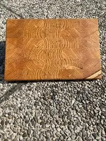 Holzprodukte Handgefertigtes Schneidebrett aus Lärche *UNIKAT*