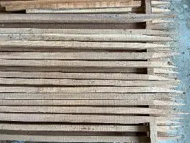 Holzprodukte Lärchen Pflöcke 3x3cm