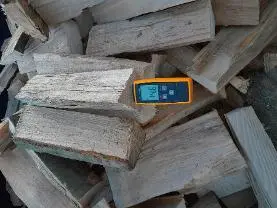 Brennholz Brennholz Fichte, Esche, Buche Hartholz: 120.- Weichholz 80.-