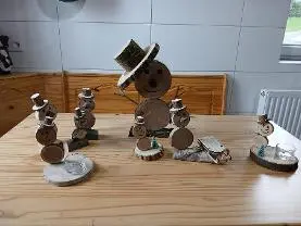 Holzprodukte Winterdeko Schneemänner aus Holz